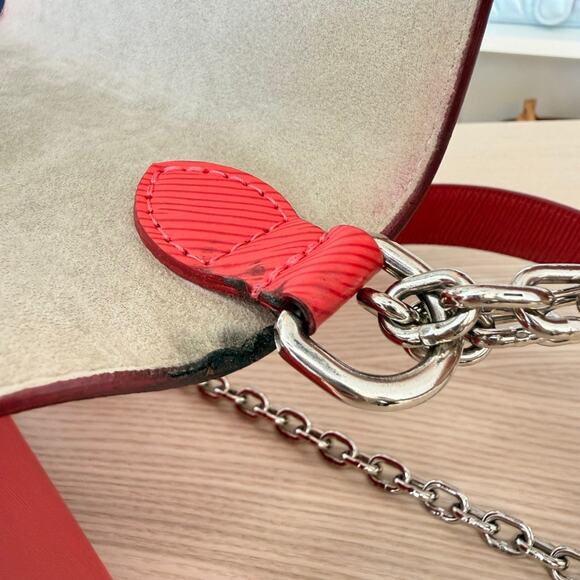 Louis Vuitton Epi Twist MM Red - Picture 10 of 16